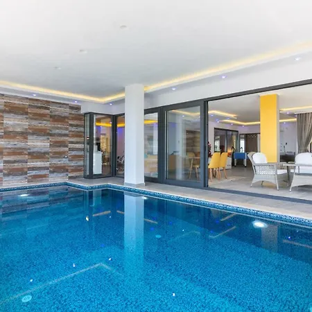 Lavi Villa *